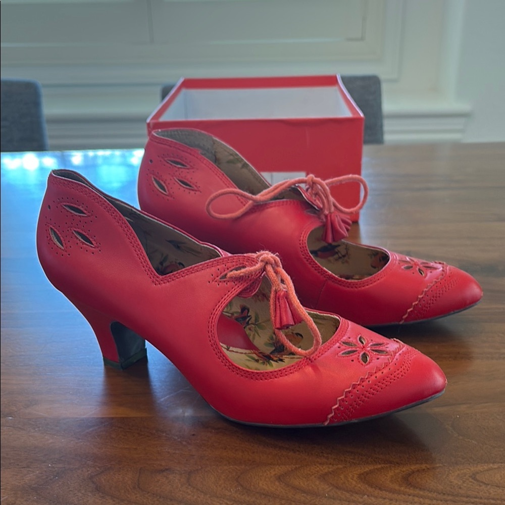 Red Vintage-Inspired Heels - miss l-fire - size 39 - excellent condition